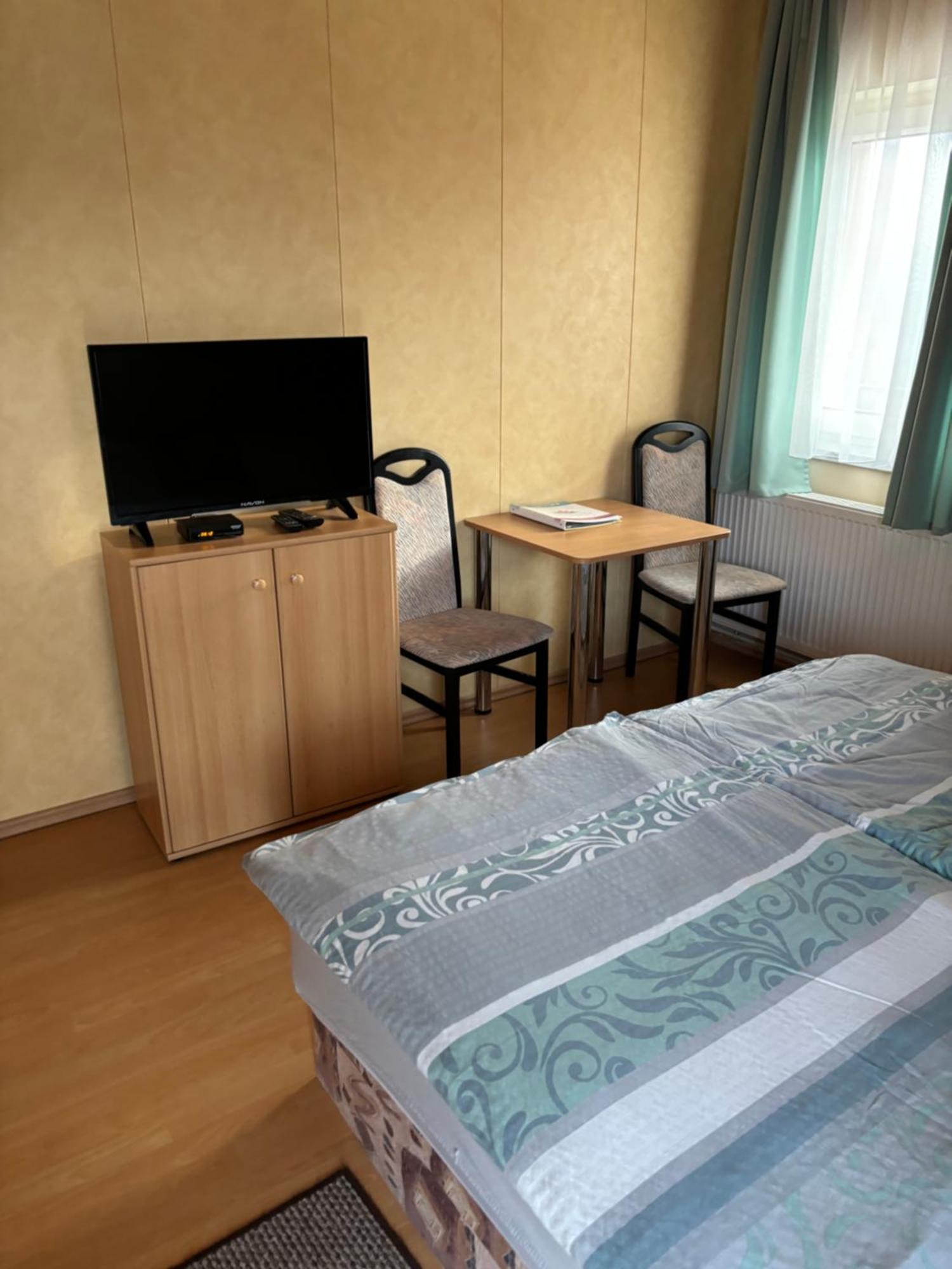 Afamado Apartman Fisli Hévíz Esterno foto