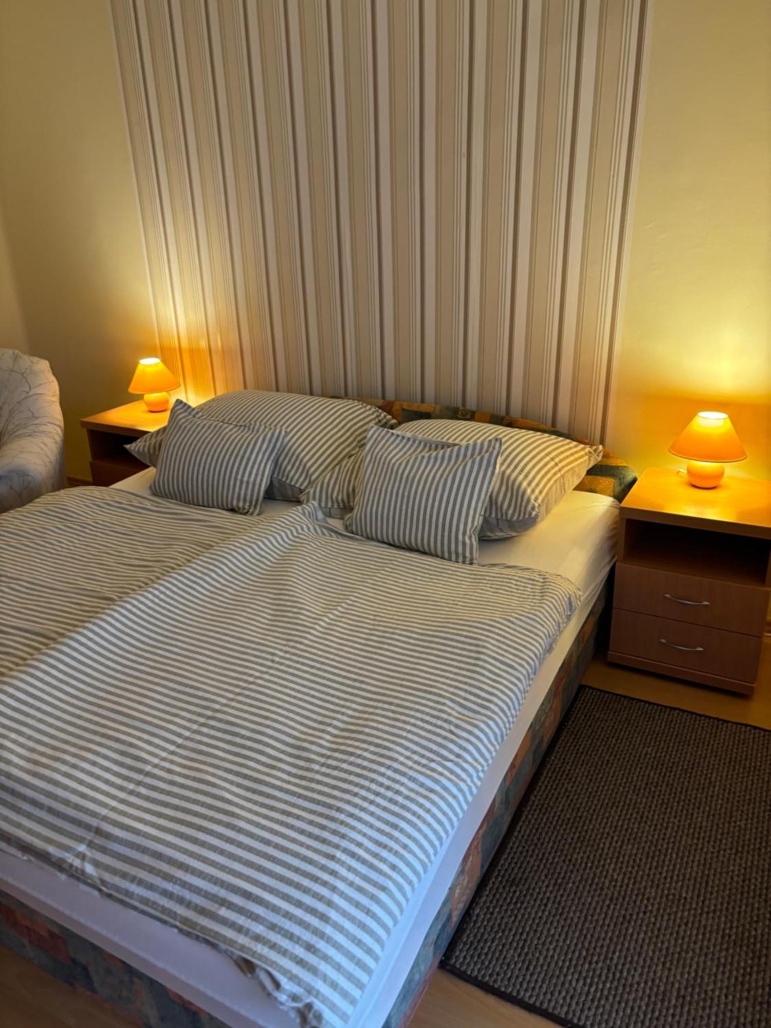 Afamado Apartman Fisli Hévíz Esterno foto